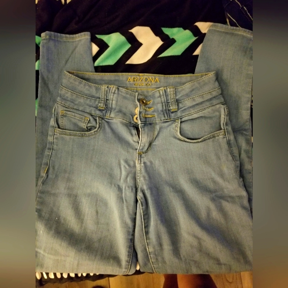Arizona skinny Jean's lightwash size 3